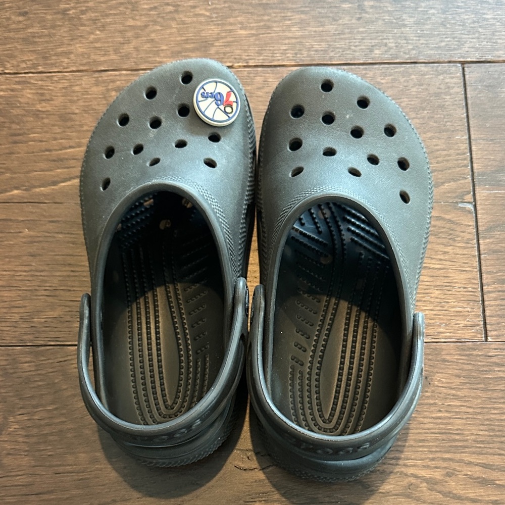 Kids Crocs size 2 (black)